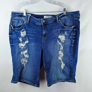 Torrid Boyfriend Bermuda Distressed Denim Jean Shorts Women's 24 High Rise